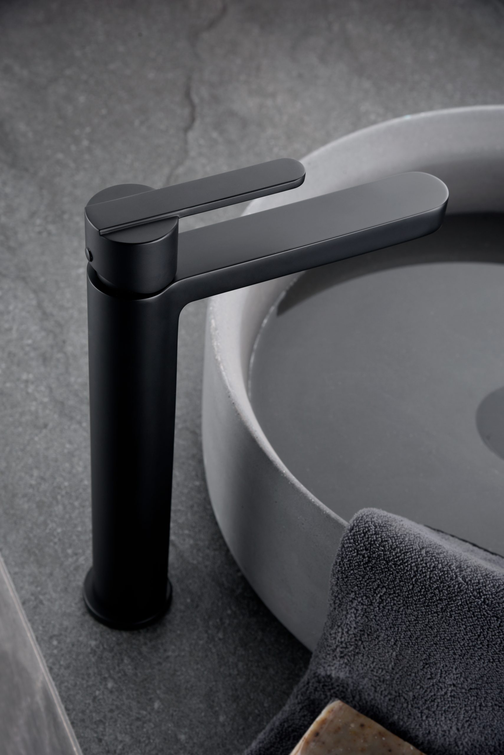 MITIGEUR LAVABO HAUT FORMENTERA NOIR MAT